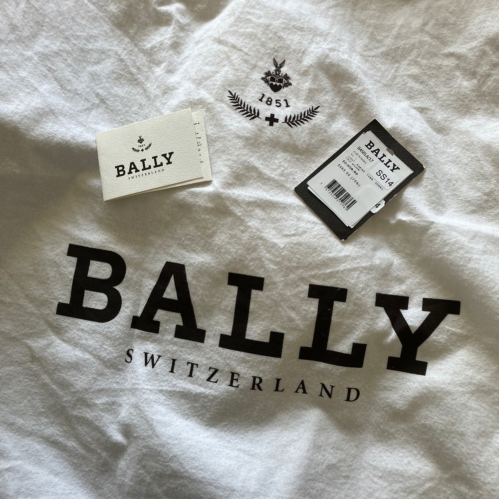 Bally bag Light Marine Fawn Donna Calf Woven used condition check pic for flaws - Picture 8 of 16